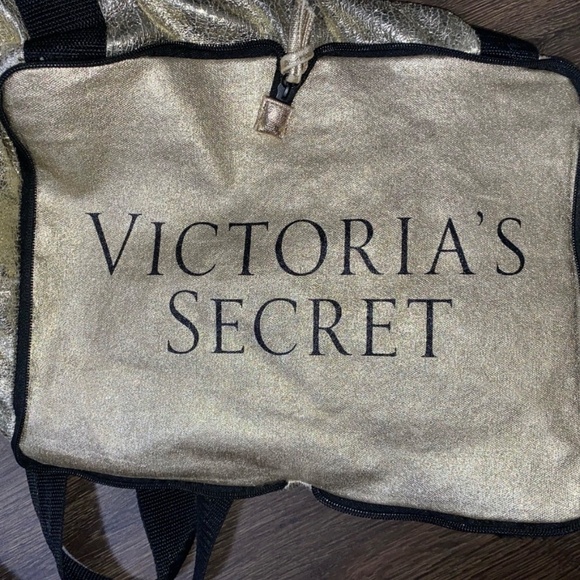 Victoria Secret Limited Edition Packable Duffel/Tote Bag/Metallic G… - Picture 4 of 9